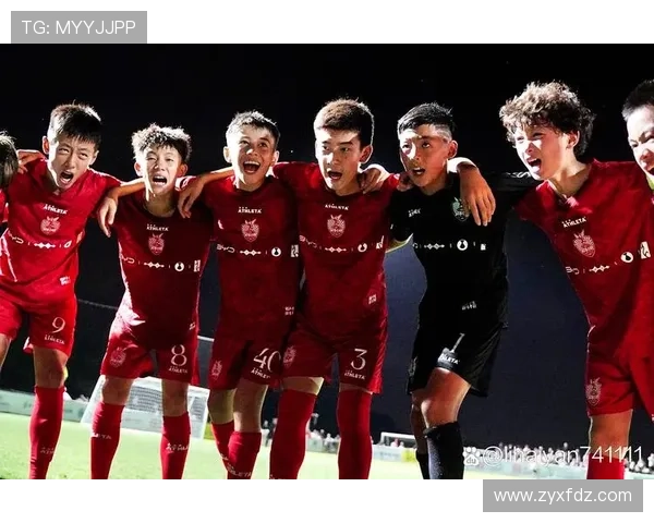 中国孩子与足球明星亲密接触梦想成真激励未来运动员成长之路